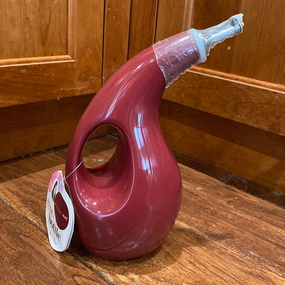 Rachael Ray Olive Oil (EVOO) Bottle. NWT